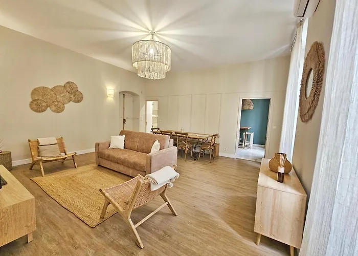 Rousse, Hypercentre A 100 M De La *